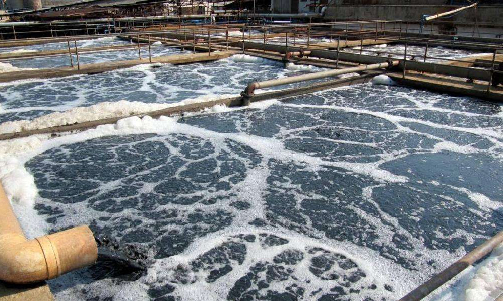 （圖：垃圾廢水處理起泡場景-南輝）